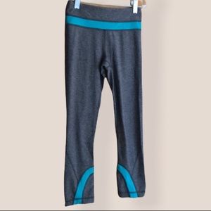 Lululemon gray turquoise Capri leggings size 2